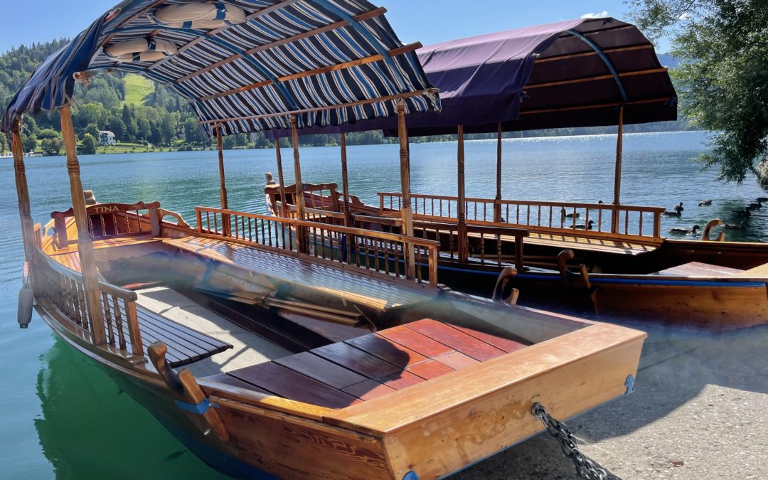 bateau pour navigation sur le lac de Bled en Slovénie