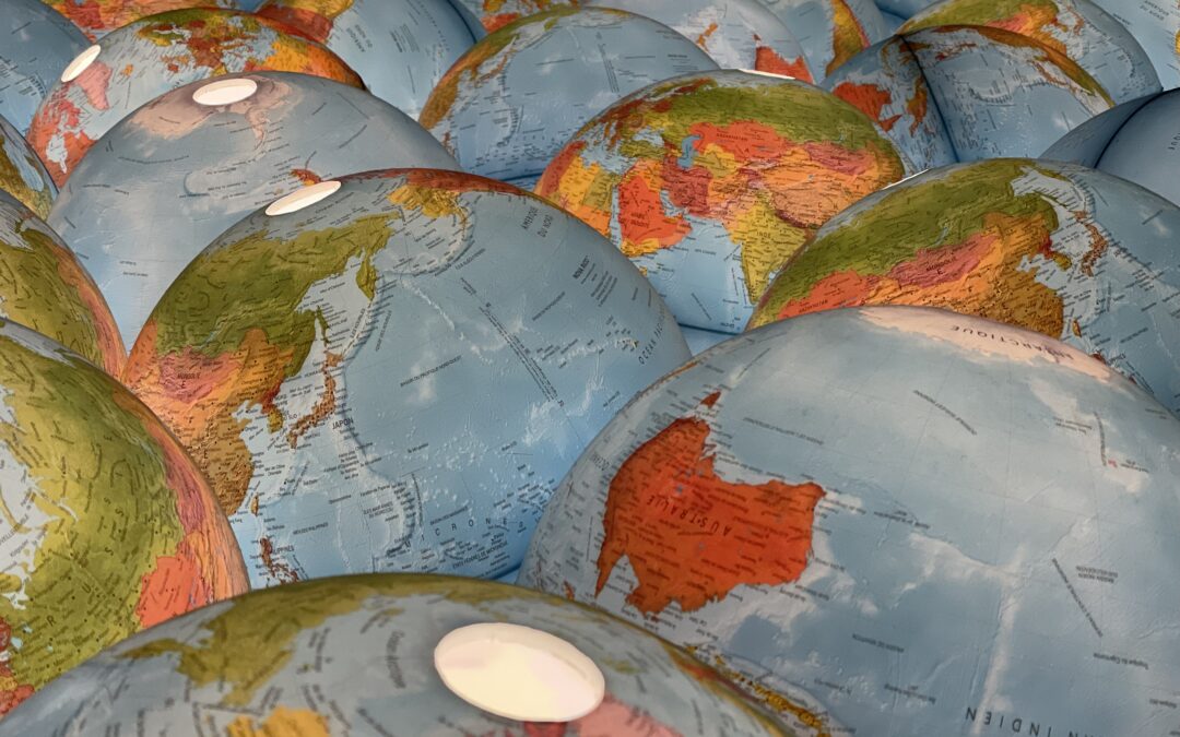globes mappemondes de la fondation EDF à Paris