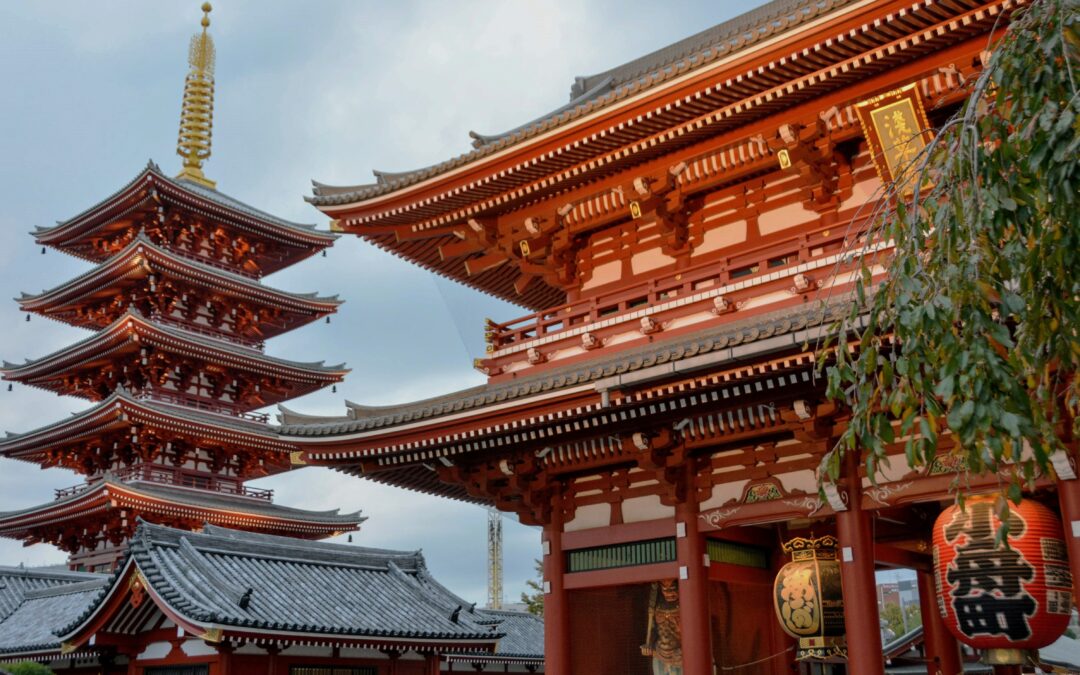 temple rouge d'Asakusa au Japon
